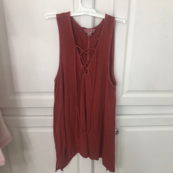 Really cute American eagle top - Picture 1 of 2